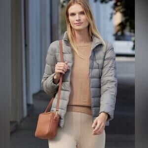 Quince Light Weight Packable Puffer Jacket Size Medium